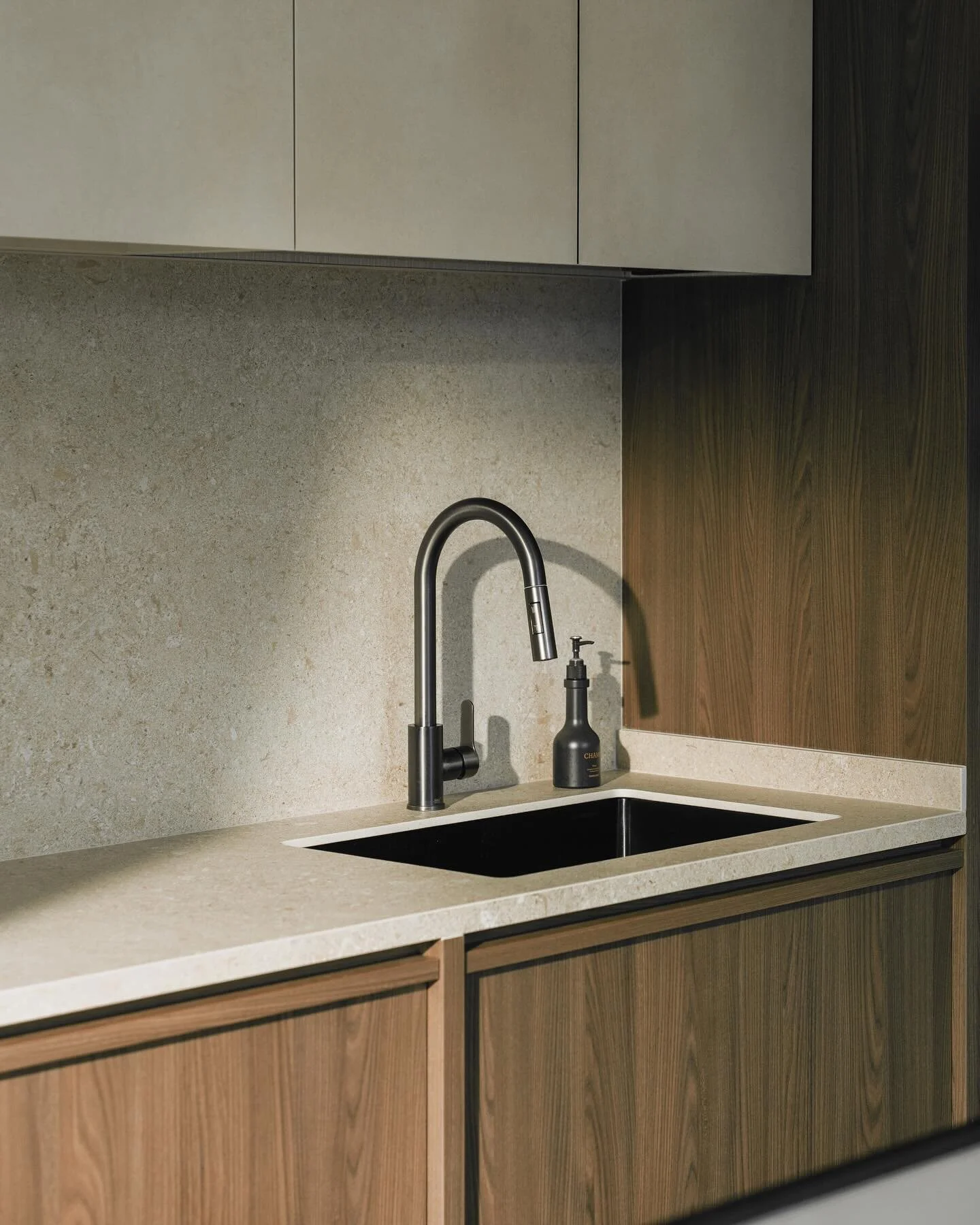 Discover the perfect blend of texture, style and functionality with Dekton surfaces. &mdash;&mdash;&mdash; Say hello@saege.sg #interiordesign #sginterior #sghomes #designstudio #showroom #dektonbycosentino #lamitak
