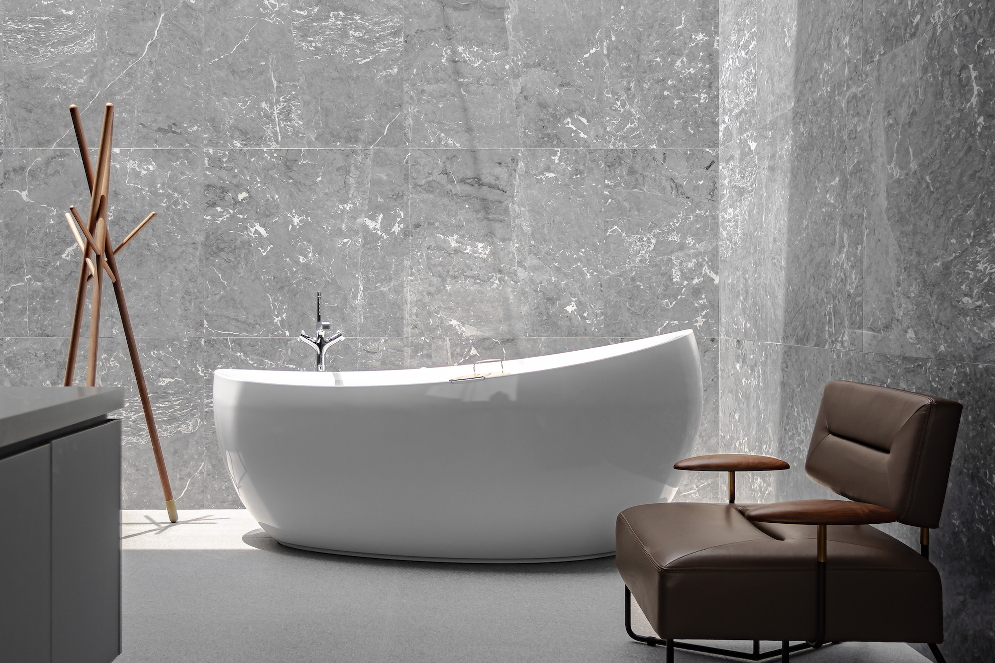 8A Coronation Drive Bathtub