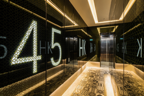 45HK