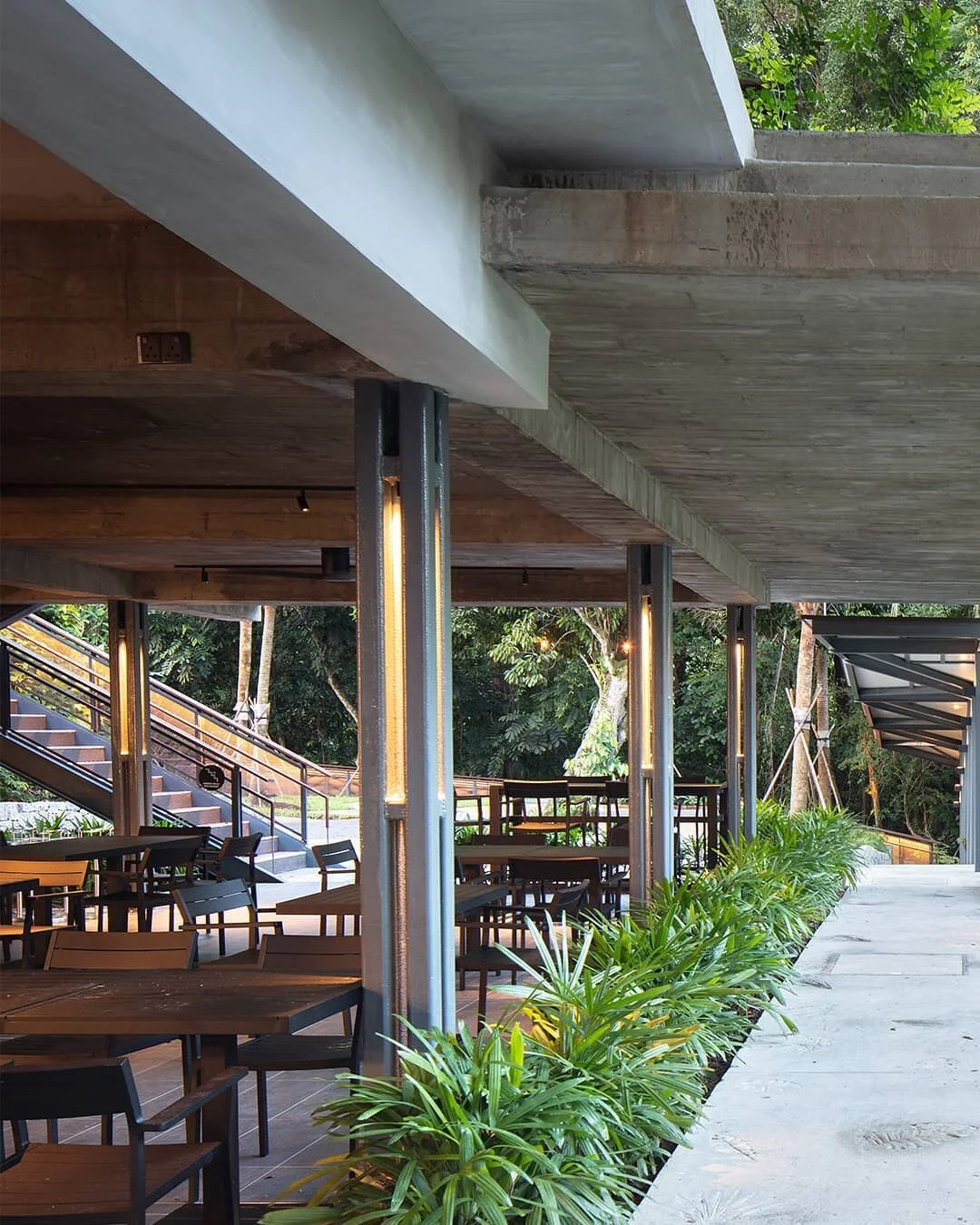 Swiss Club Singapore - Dining amidst the tropics. . . . @finbarrfallon . #zarchcollaboratives #addition #architecture #heritage #history #swissclubsingapore #pergolaverandah #integrationofoldandnew